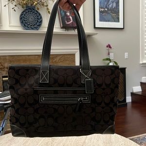 Medium size coach shoulder bag
